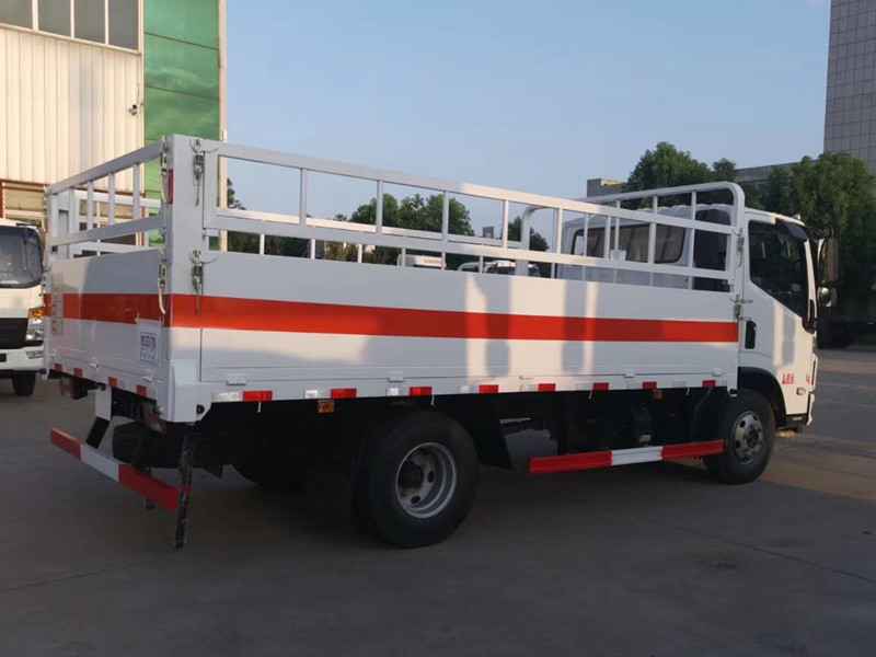 躍進C500 4.2米(藍牌)氣瓶運輸車