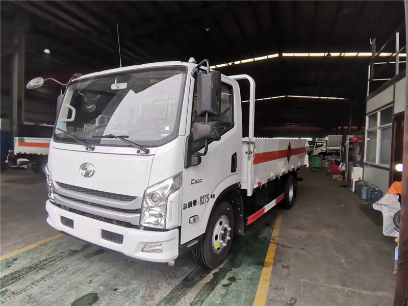 躍進(jìn)C500 4.2米（大額載）黃牌氣瓶運(yùn)輸車