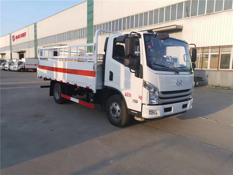 躍進(jìn)C500 4.2米（大額載）黃牌氣瓶運(yùn)輸車