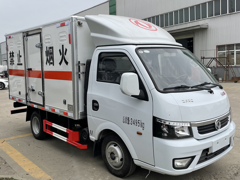 途逸2.7/3.1/3.4米(藍(lán)牌)汽油3類易燃液體廂式運輸車