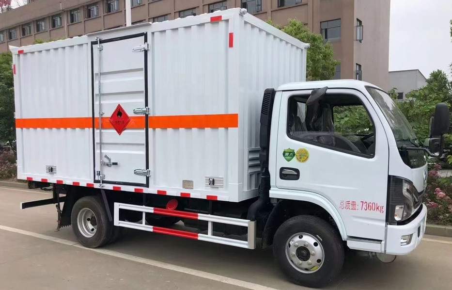 東風(fēng)4.1米（大額載）國六3類燃液體廂式運輸車