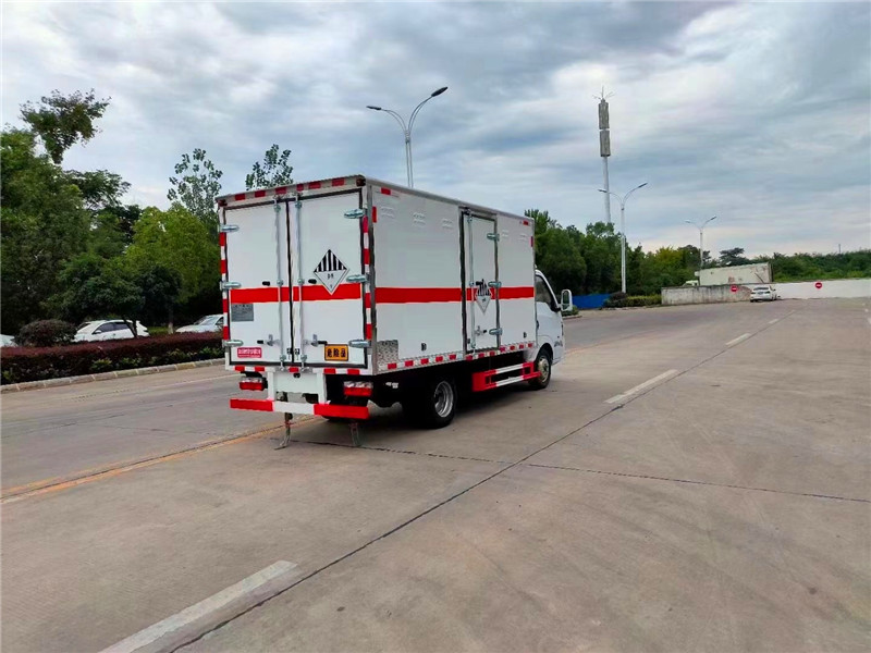 東風途逸3.4/3.6米(藍牌柴油)