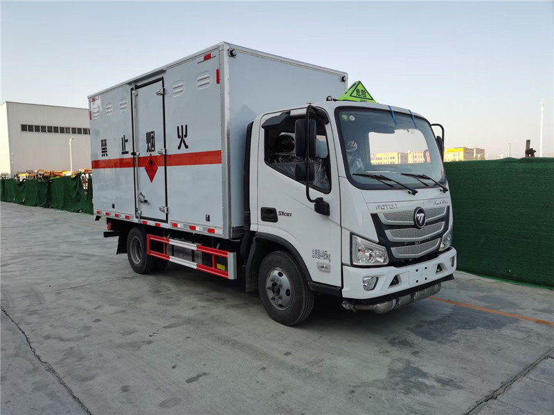 福田歐馬可4.15米(藍牌)國六危貨車