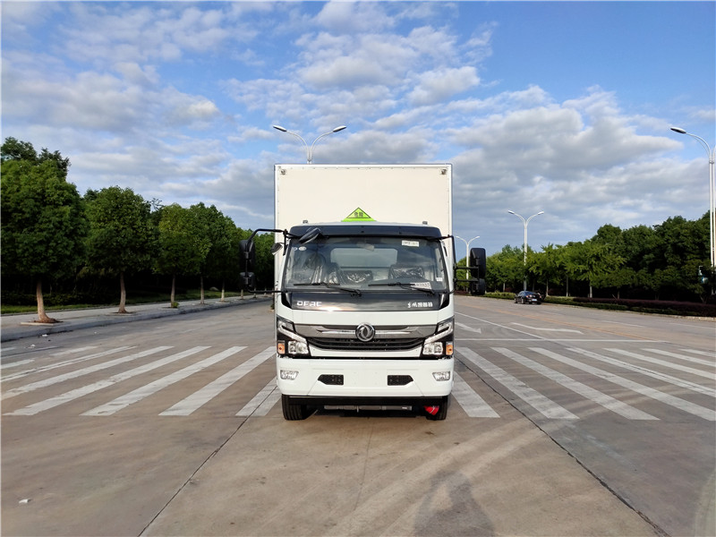 東風多利卡5.2米（國六）易燃氣體危貨車