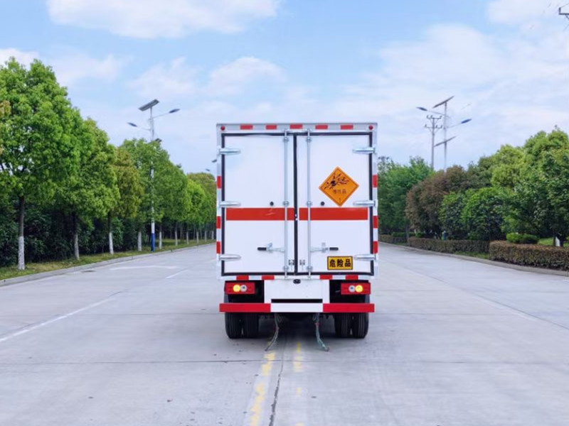 福田時代小卡3.1/3.3/3.68米(藍(lán)牌)1類國六爆破器材運輸車