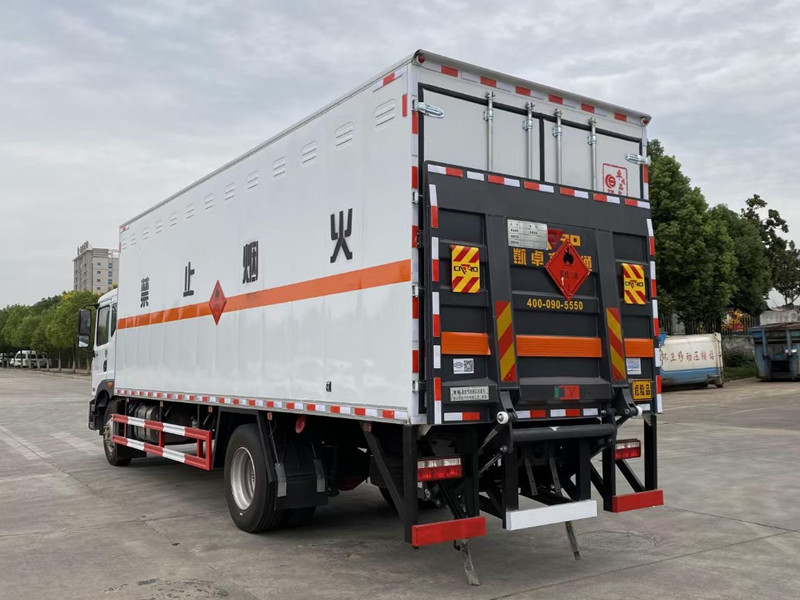 東風(fēng)D9貨廂6.2/6.8/7.8米（國(guó)六）1類(lèi)爆破器材運(yùn)輸車(chē)