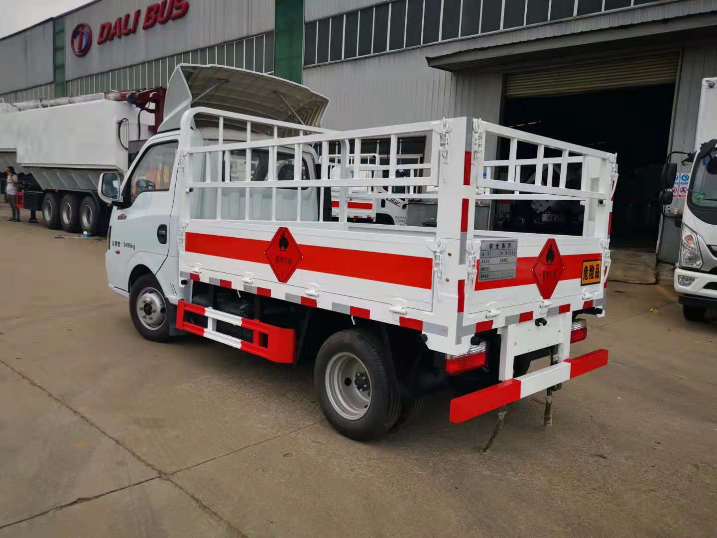 東風(fēng)途逸2.5/3.0/3.3米汽油(藍(lán)牌)國(guó)六氣瓶車