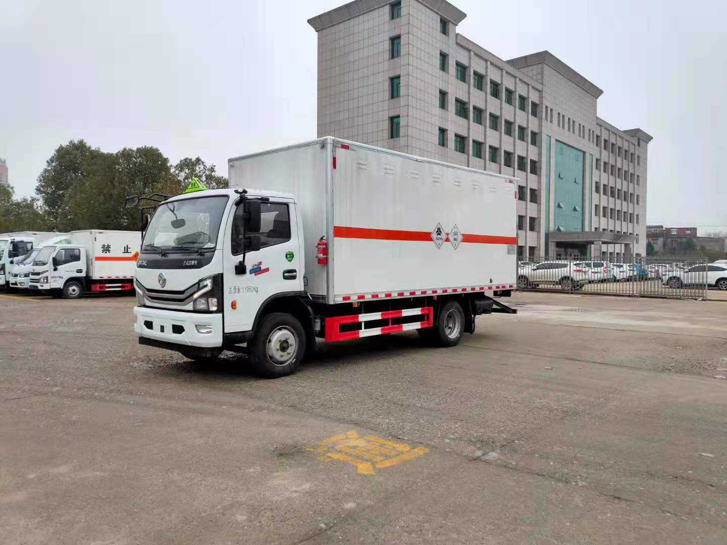 東風D7 多利卡5.2米（國六）1類爆破器材運輸車