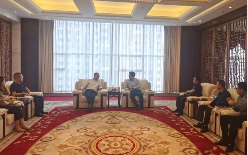 新城控股集團(tuán)領(lǐng)導(dǎo)一行蒞臨天華實(shí)業(yè)集團(tuán)調(diào)研座談