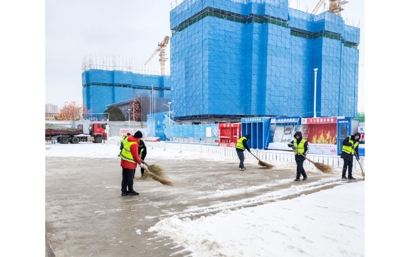 聞雪而動(dòng) 掃雪護(hù)行丨2023年初雪很美，但更美的是他們的身影