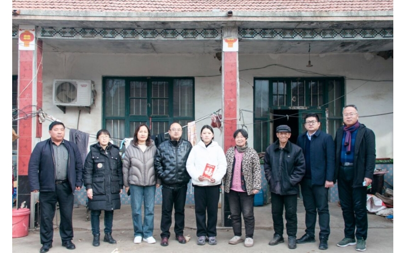 寒冬送溫暖 關(guān)懷暖人心丨天華實(shí)業(yè)集團(tuán)開展2024年慰問(wèn)貧困學(xué)子活動(dòng)